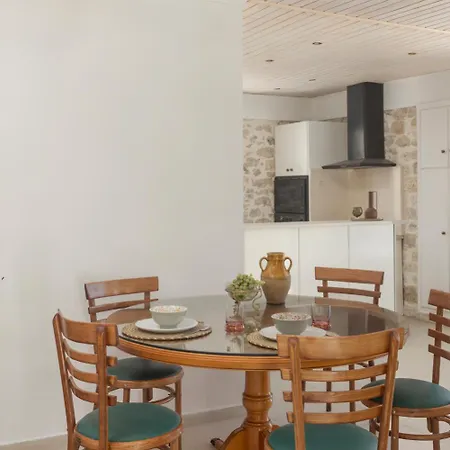 Ithaca Garden Villa, *