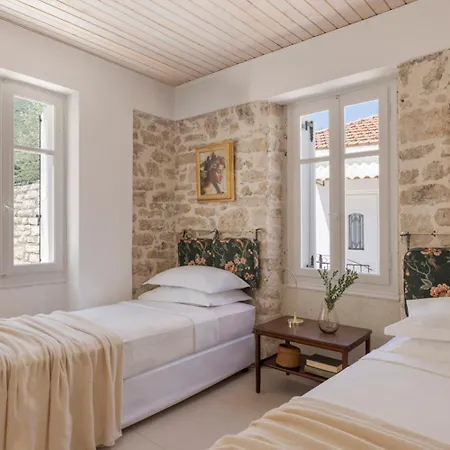 Ithaca Garden Villa,