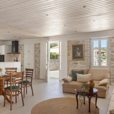 ヴィラ Ithaca Garden Villa,