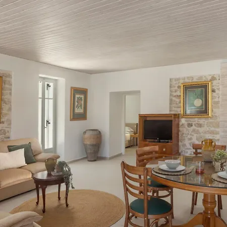 Ithaca Garden Villa, *