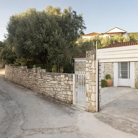 Ithaca Garden Villa, Kiónion