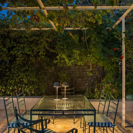 Ithaca Garden Villa, ヴィラ *